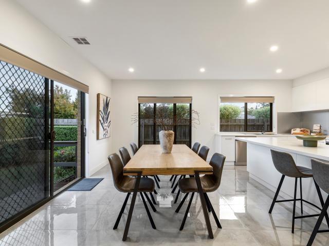 Sophisticated & Sleek with a Low Maintenance Lifestyle