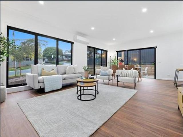 Sophisticated & Spacious Brand New Family Home