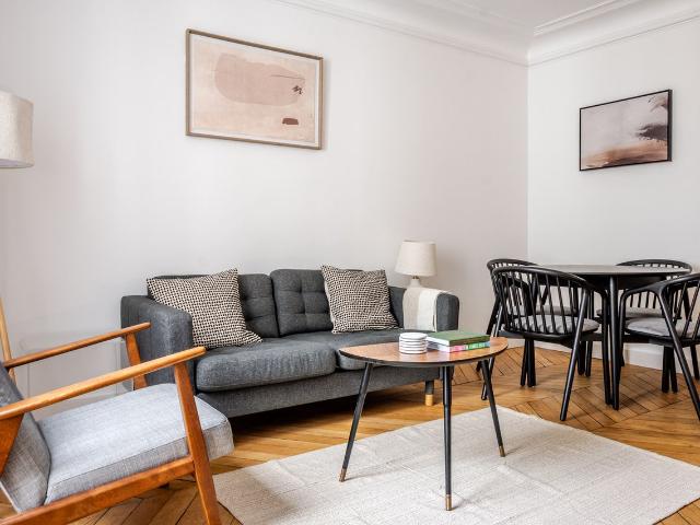Sophisticated Two Bedroom Apartment in Paris, Paris Amsterdam Apartments for Rent