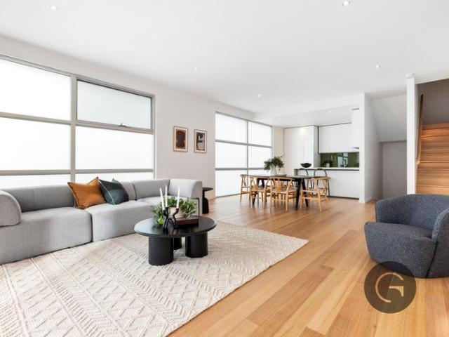 Sophisticated Three Level Luxury In Richmond's Premier Lifestyle Precinct
