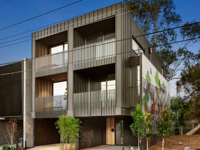 Sophisticated Three Level Living in Blue Chip South Yarra