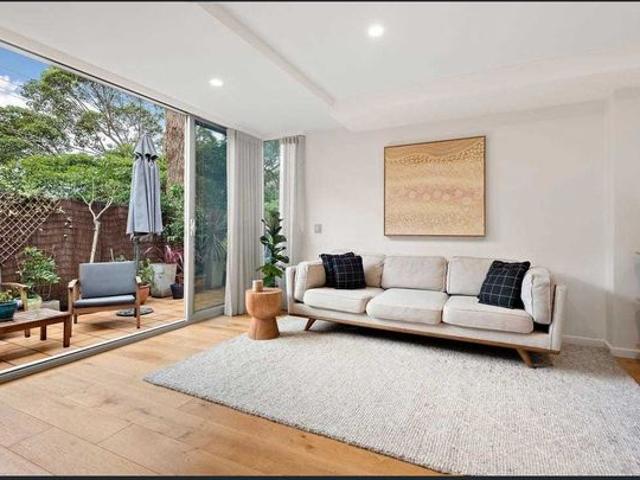 Sophisticated Townhome Living in a Leafy Fairlight Setting