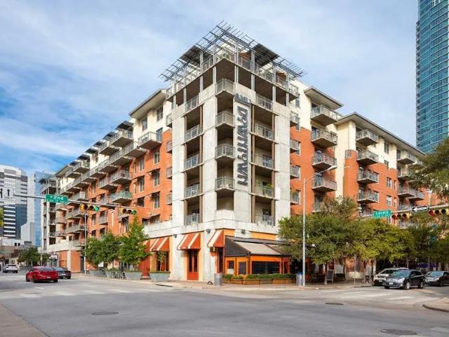 Sophisticated Urban Luxury City Views Pool & Fitness Center | 1BR/1BA | $2,298/mo | Downtown
