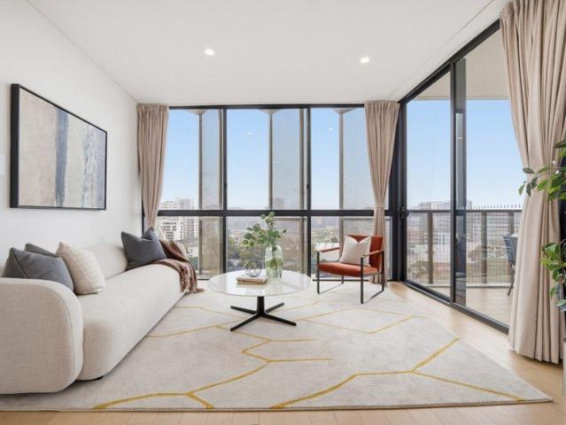 Sophisticated Urban Living in the Heart of Green Square
