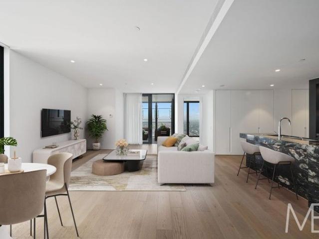 SOPHISTICATED WATERFRONT RESIDENCE WITH PANORAMIC WATER VIEWS