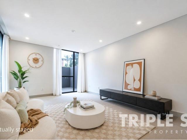 Sophisticated Waterside Living | Total 93sqm good size one bedroom
