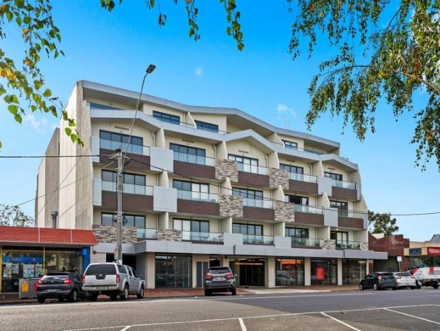 SOPHISTICATED WATTON STREET LIVING WITH RIVER VIEWS AND UNMATCHED CONVENIENCE