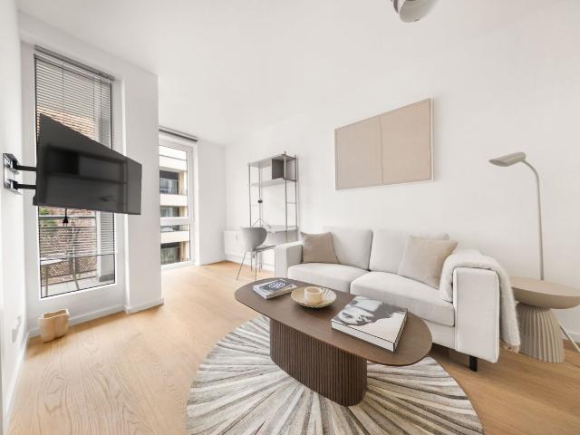 Sophisticated 1 Bedroom Apartment in Mitte, Berlin Amsterdam Apartments for Rent