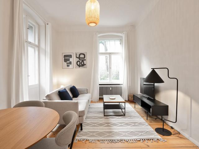 Sophisticated 1 Bedroom Apartment in Schöneberg, Berlin Amsterdam Apartments for Rent