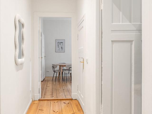 Sophisticated 1 Bedroom Apartment in Schöneberg, Berlin Amsterdam Apartments for Rent