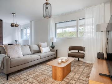 Sophisticated 1 Bedroom Furnished Apartment in Friesenberg, Zurich, Zurich Amsterdam Apartments for Rent