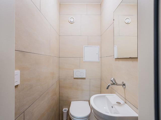 Sophisticated 2 Bedroom Furnished Apartment in Oberstrass, Zurich Amsterdam Apartments for Rent