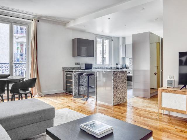 Sophisticated 2 Bedroom Retreat in Montmartre, Paris Amsterdam Apartments for Rent