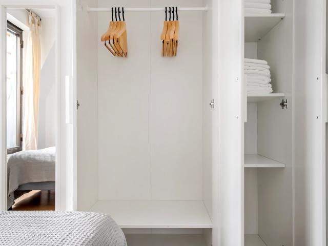 Sophisticated 3 Bedroom Apartment in Paris, Paris Amsterdam Apartments for Rent