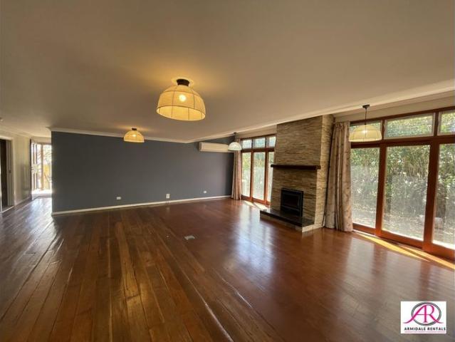 Sophisticated 4 Bedroom Rental house in Prime Inner city Location