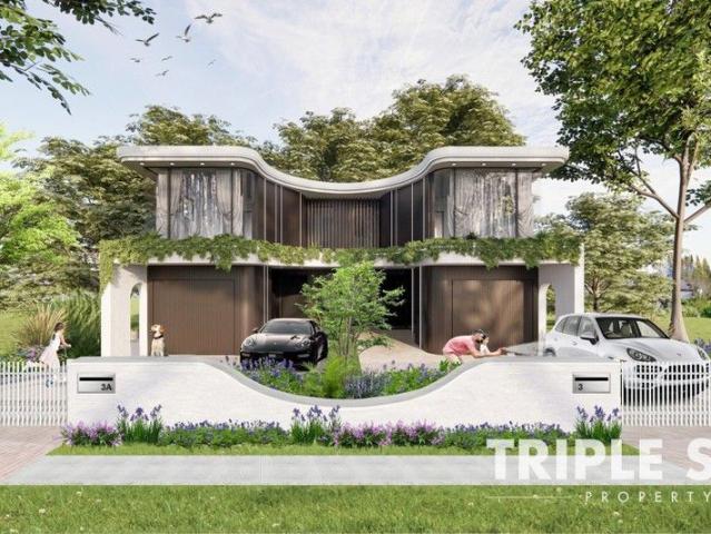 Sophisticated 5 Bedroom Duplex Residence Luxury Tri Level Duplex in Prime Denistone