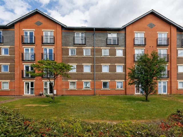 Sorbonne Close, Thornaby TS17, 2 bed flat to rent, £750 pcm | PrimeLocation