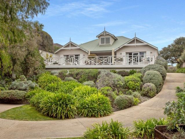 Sorrento's Ultimate Family Compound, with Subdivision Potential