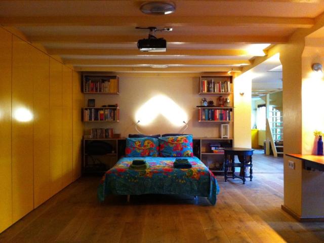 Souterrain in jaren 30 huis in groene buurt