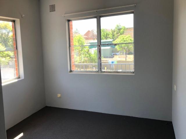 SOUTH TAMWORTH Updated Upstairs Unit