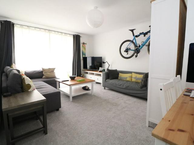 South Terrace Dorking, Surrey 2 bedrooms Property for lettings Seymours
