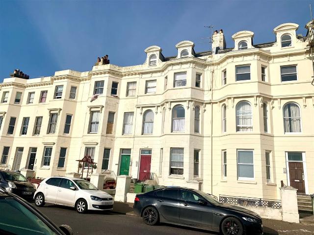 South Terrace, Littlehampton BN17, 1 bed flat to rent, £950 pcm | PrimeLocation
