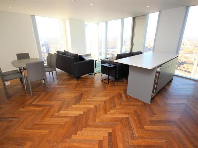 South Tower, Deansgate Square. 2 bed apartment to rent £2,150 pcm £496 pw