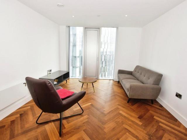 South Tower, Deansgate Square, 9 Owen. 2 bed flat to rent £1,900 pcm £438 pw