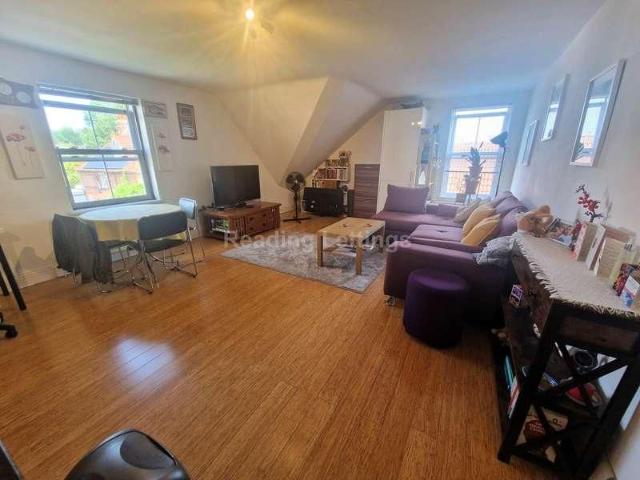 South View Avenue, Caversham, RG4