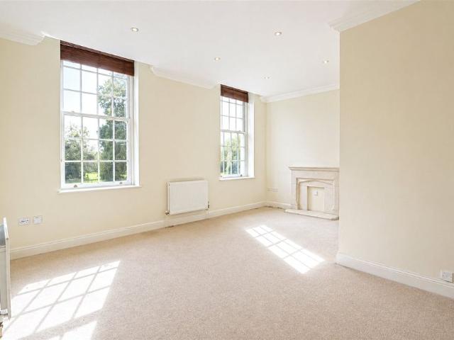 South View, Epsom, Surrey, KT19 7LB
