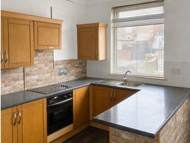 South View, Pontefract WF7, 2 bed terraced house to rent, £750 pcm | PrimeLocation
