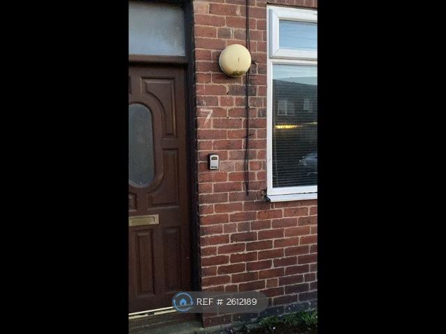 South View, Pontefract WF7, 2 bed terraced house to rent, £750 pcm | PrimeLocation