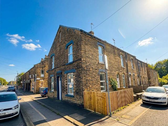 South View, Stanningley 3 bed terraced house to rent £925 pcm £213 pw