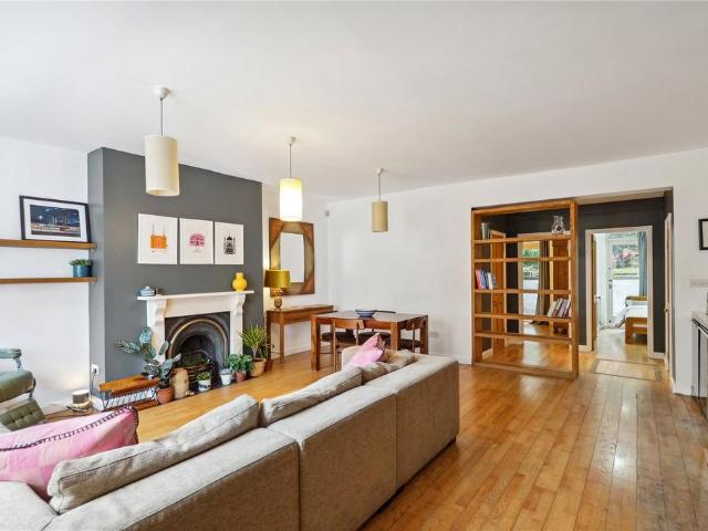 South Villas, Camden, London, NW1 2 bed flat to rent £3,650 pcm £842 pw