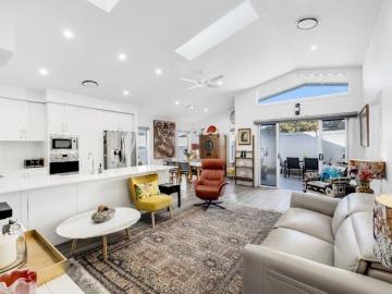 SPECTACULAR SOUTH WEST ROCKS Living at its Most Comfortable