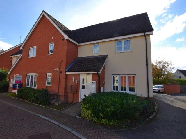 South Wootton 2 bed flat to rent £825 pcm £190 pw