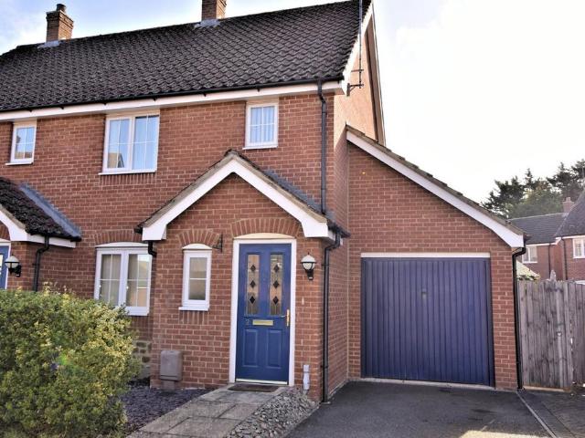 South Wootton 2 bed semi detached house to rent £975 pcm £225 pw
