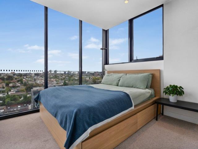 South Yarra Sanctuary with Uninterrupted Melbourne Skyline Views