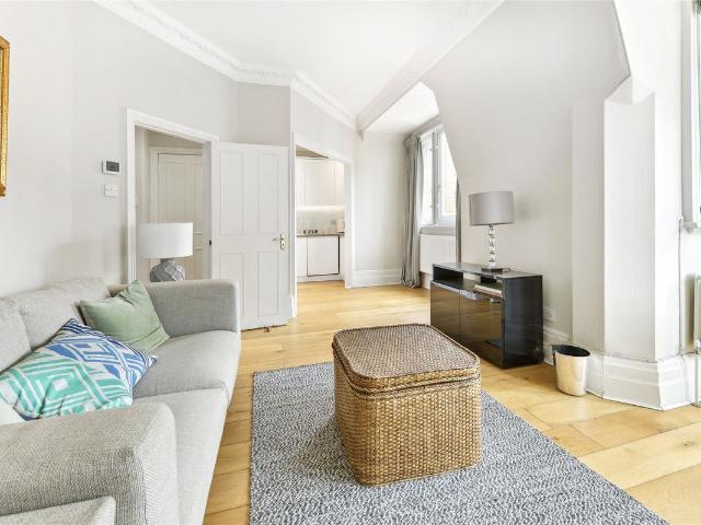 South Audley Street, London W1K, 2 bed flat to rent, £5,417 pcm | PrimeLocation