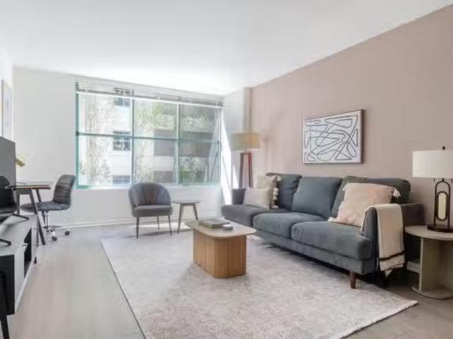 South Beach Marina Apartments, 2 Townsend St, South Beach 1.