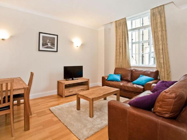 South Block, London SE1 2 bed flat to rent £3,200 pcm £738 pw