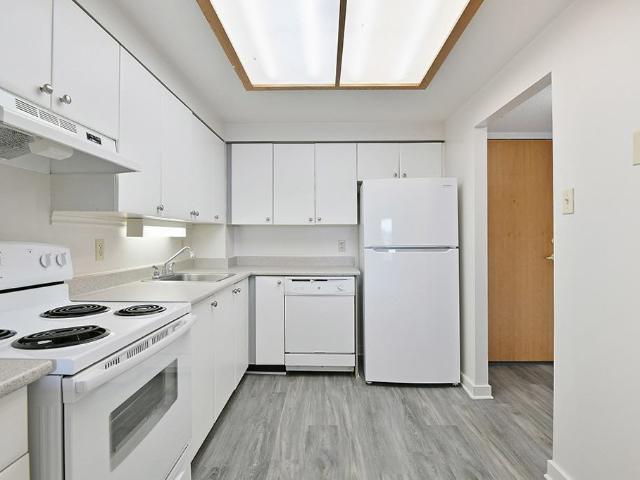 South Centrepointe 2 Bedroom Apartment for Rent at 239 Craig Henry Dr, Ottawa, ON K2G 5V1 Craig Henry