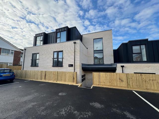 South Coast Road, Telscombe Cliffs BN10, 2 bed flat to rent, £1,450 pcm | PrimeLocation
