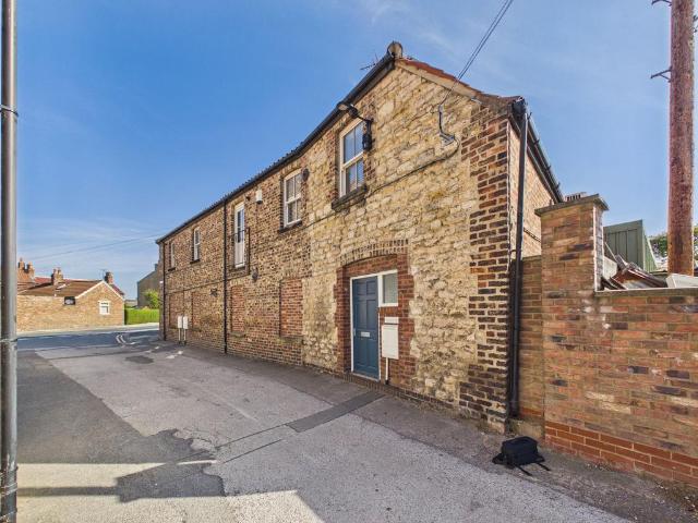 South Cote, Flat 5, 2 Parliament. 1 bed flat to rent £725 pcm £167 pw