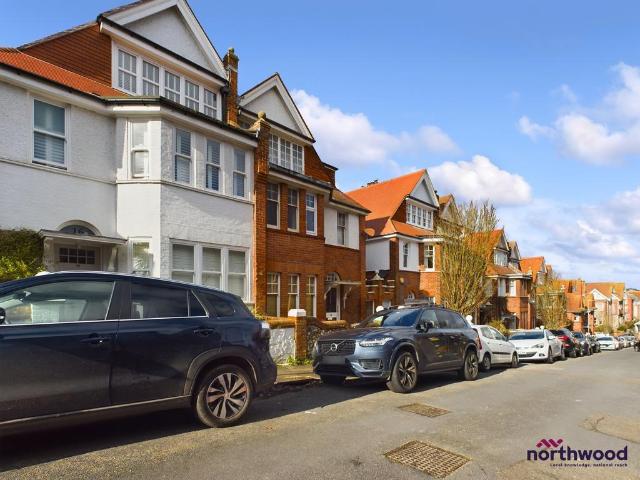 South Cliff Avenue, Lower Meads. 2 bed flat to rent £1,200 pcm £277 pw