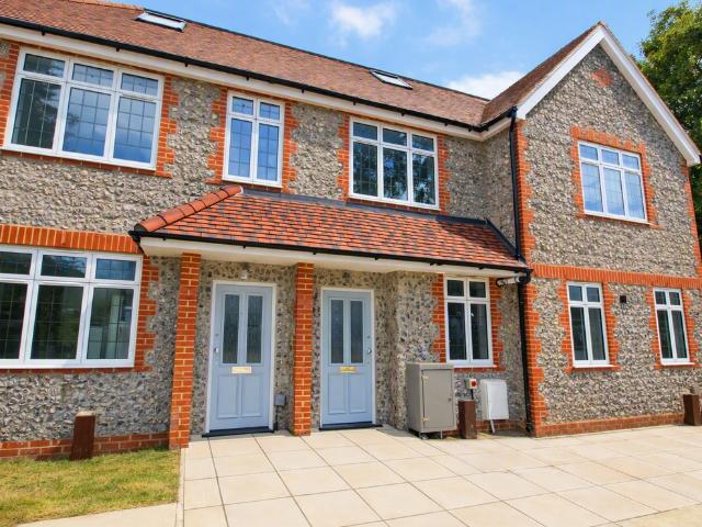 South Croydon CR2, 3 bed property to rent, £2,500 pcm | PrimeLocation