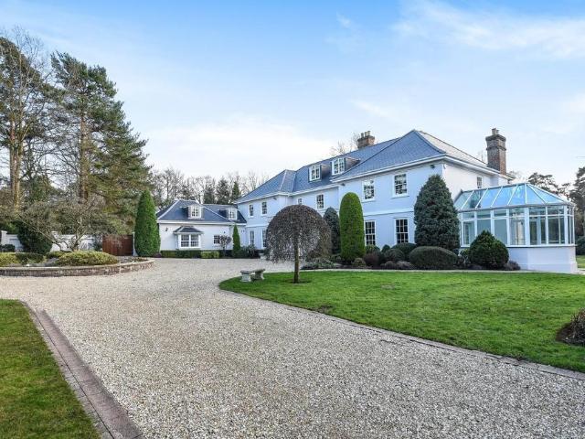 South Drive, Wentworth, Virginia. 8 bed detached house to rent £18,500 pcm £4,269 pw