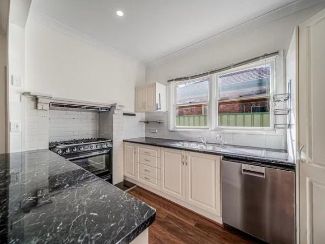 South Dubbo 3 bedroom charm filled cottage