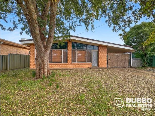SOUTH DUBBO FAMILY HOME