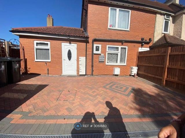 South Ealing, London W5, Studio to rent, £1,450 pcm | PrimeLocation